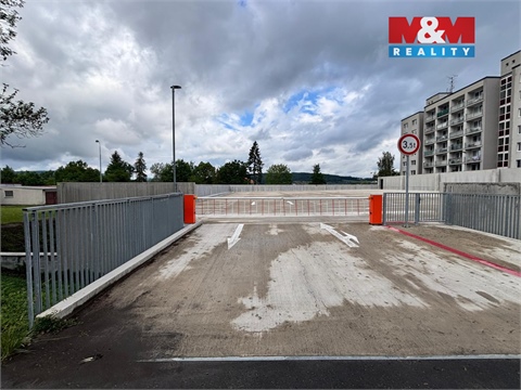 Pronájem parkovacího místa, 13 m² 2