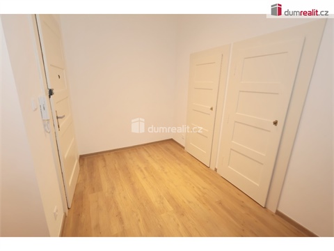 Pronájem bytu 2kk, 57 m² - 18