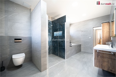 Prodej rodinného domu, 144 m² - 14