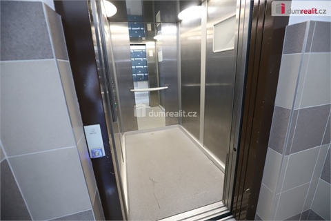 Pronájem bytu 4kk, 78 m² - 12