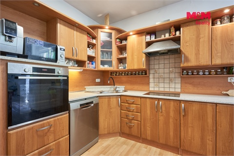 Prodej rodinného domu, 260 m² 12