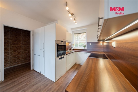 Prodej rodinného domu, 250 m² - 6