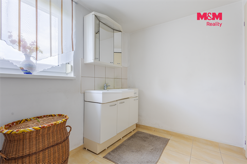 Prodej rodinného domu, 200 m² - 10
