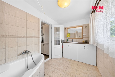 Prodej rodinného domu, 128 m² - 6