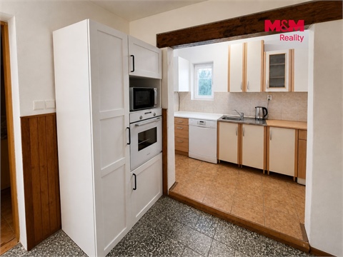 Prodej rodinného domu, 220 m² - 8