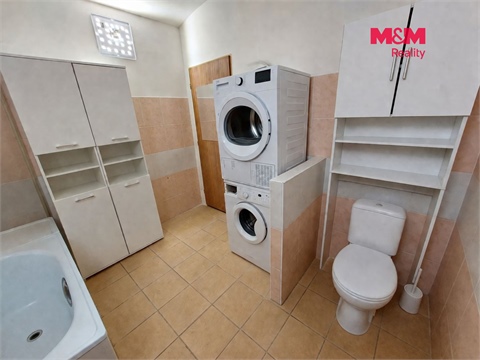 Prodej rodinného domu, 220 m² 10