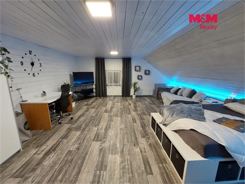 Prodej rodinného domu, 220 m² - 12