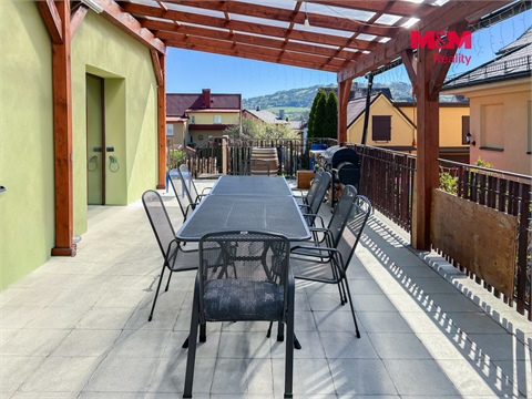 Prodej rodinného domu, 271 m² 2