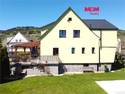 Prodej rodinného domu, 271 m² 0