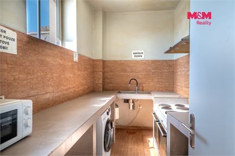 Prodej komerčního objektu, 1 121 m² 16