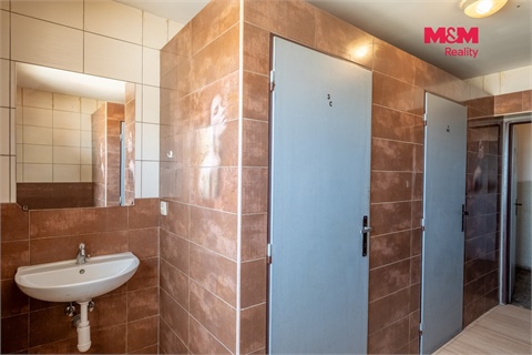Prodej komerčního objektu, 1 121 m² - 10