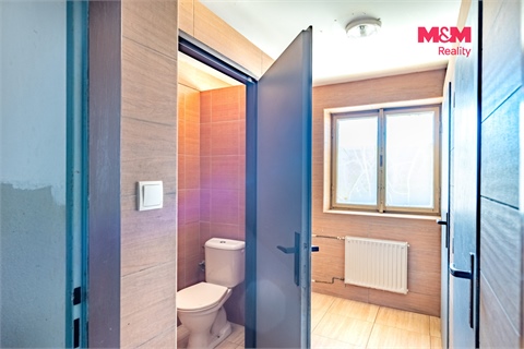 Prodej komerčního objektu, 1 121 m² - 12