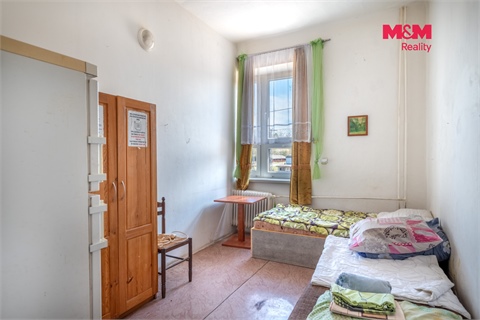 Prodej komerčního objektu, 1 121 m² 22
