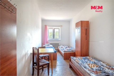 Prodej komerčního objektu, 1 121 m² 12