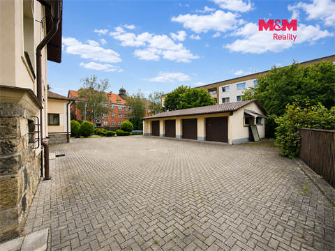 Prodej rodinného domu, 400 m² - 8