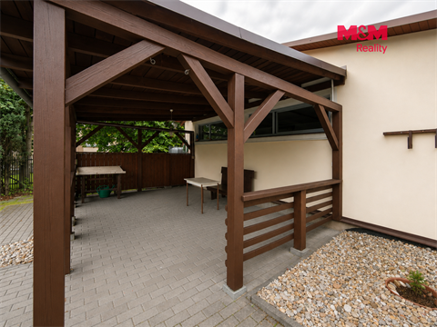 Prodej rodinného domu, 400 m² 10