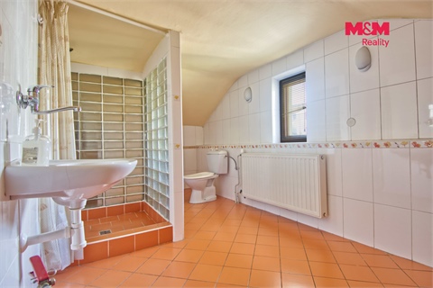 Prodej rodinného domu, 400 m² 14
