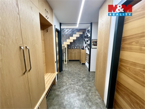 Prodej rodinného domu, 214 m² - 24