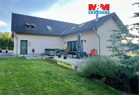 Prodej rodinného domu, 214 m² 0