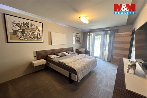 Prodej rodinného domu, 214 m² - 8