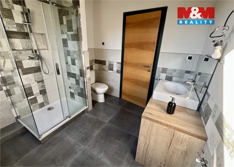 Prodej rodinného domu, 214 m² 24