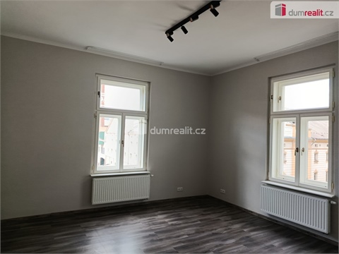 Pronájem bytu 3kk, 92 m² - 10
