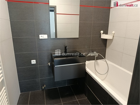 Pronájem bytu 3kk, 92 m² 12