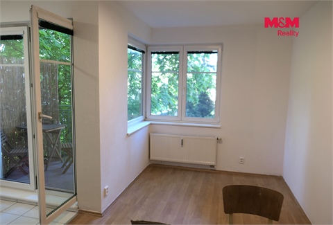 Pronájem bytu 1kk, 28 m² - 0