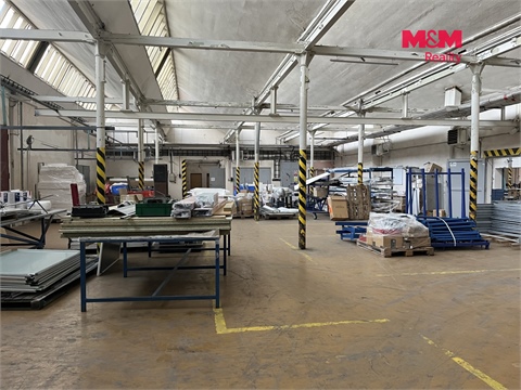 Pronájem skladu / haly, 1 100 m² - 2