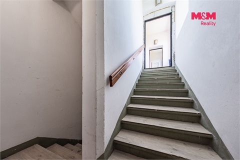 Prodej rodinného domu, 690 m² 8