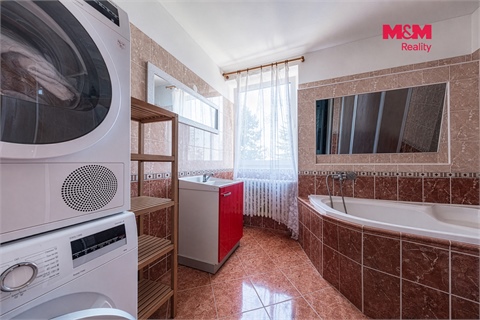 Prodej rodinného domu, 690 m² 14