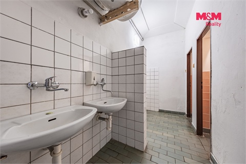 Prodej rodinného domu, 690 m² 6