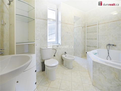Prodej rodinného domu, 200 m² 8