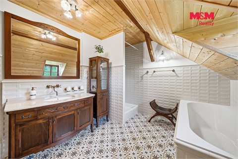Prodej rodinného domu, 223 m² 2