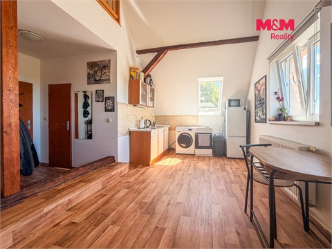 Prodej rodinného domu, 200 m² - 14