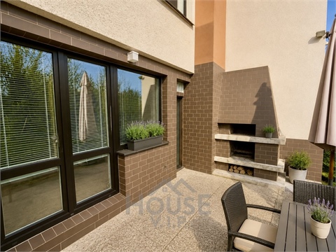 Prodej rodinného domu, 280 m² 2