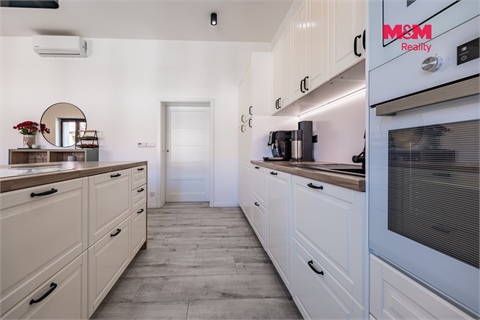 Prodej rodinného domu, 240 m² 24