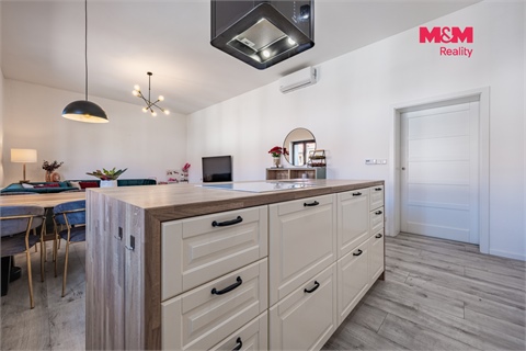 Prodej rodinného domu, 240 m² - 22