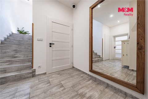 Prodej rodinného domu, 240 m² 12