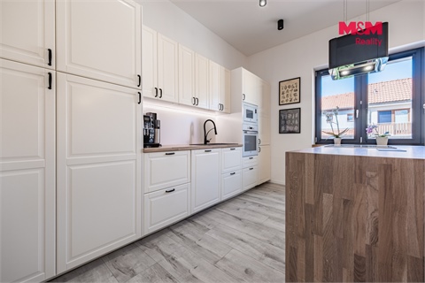 Prodej rodinného domu, 240 m² - 20