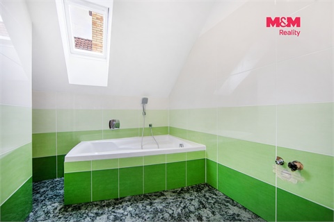 Prodej rodinného domu, 227 m² - 20