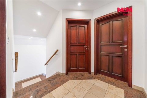Prodej rodinného domu, 227 m² - 10