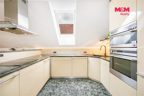 Prodej rodinného domu, 227 m² - 2