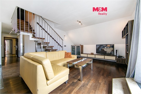 Prodej rodinného domu, 227 m² 0