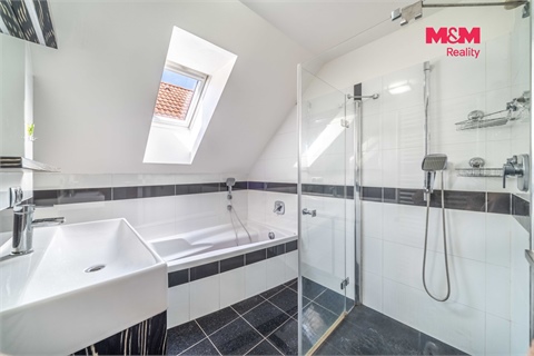 Prodej rodinného domu, 227 m² - 28