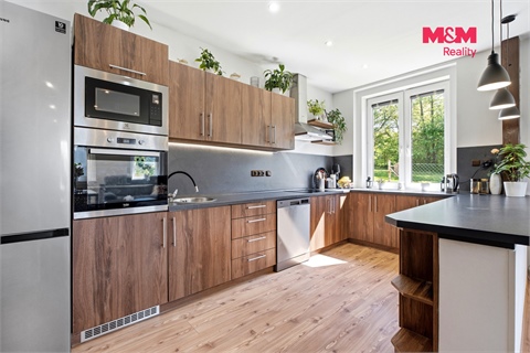 Prodej rodinného domu, 266 m² - 0
