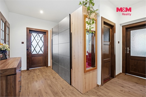 Prodej rodinného domu, 266 m² - 2