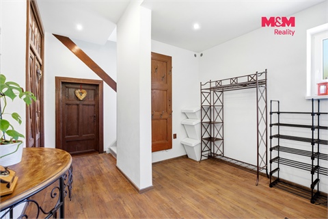 Prodej rodinného domu, 266 m² - 12