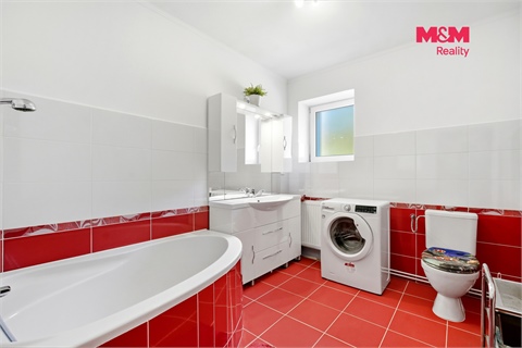 Prodej rodinného domu, 266 m² 10