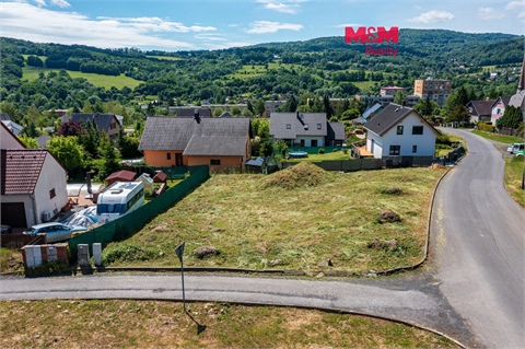 Prodej stavebního pozemku, 758 m² 0